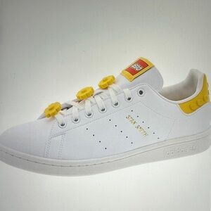 New in Box! Adidas Stan Smith White with Yellow LEGO Accents Sneakers sz 10.5